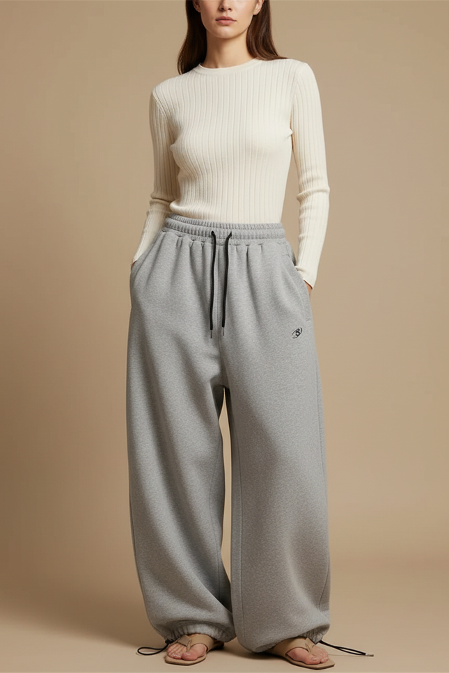 Pantalon Parachute Gris Ample Molleton Brodé Confortable